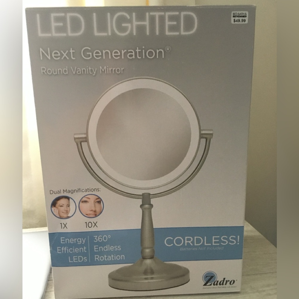 NWT-Sandro Next Generation Battery Operated Led Lighted Vanity Mirror.